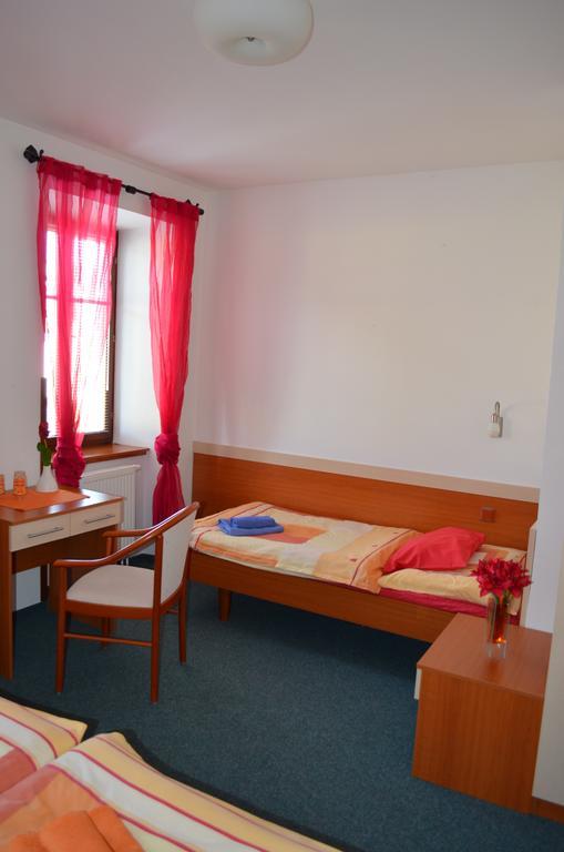 Hotel U Kapra Lázně Bělohrad Bagian luar foto
