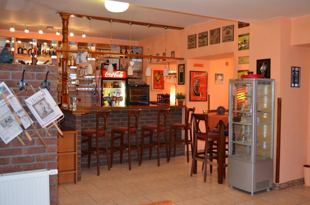 Hotel U Kapra Lázně Bělohrad Bagian luar foto