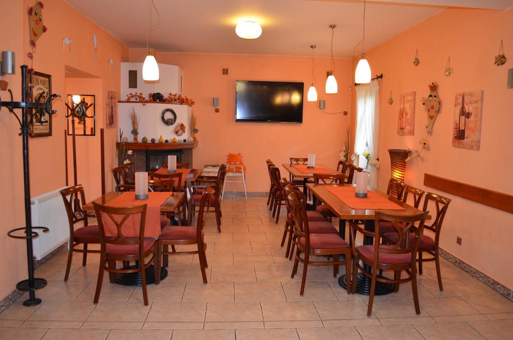 Hotel U Kapra Lázně Bělohrad Bagian luar foto