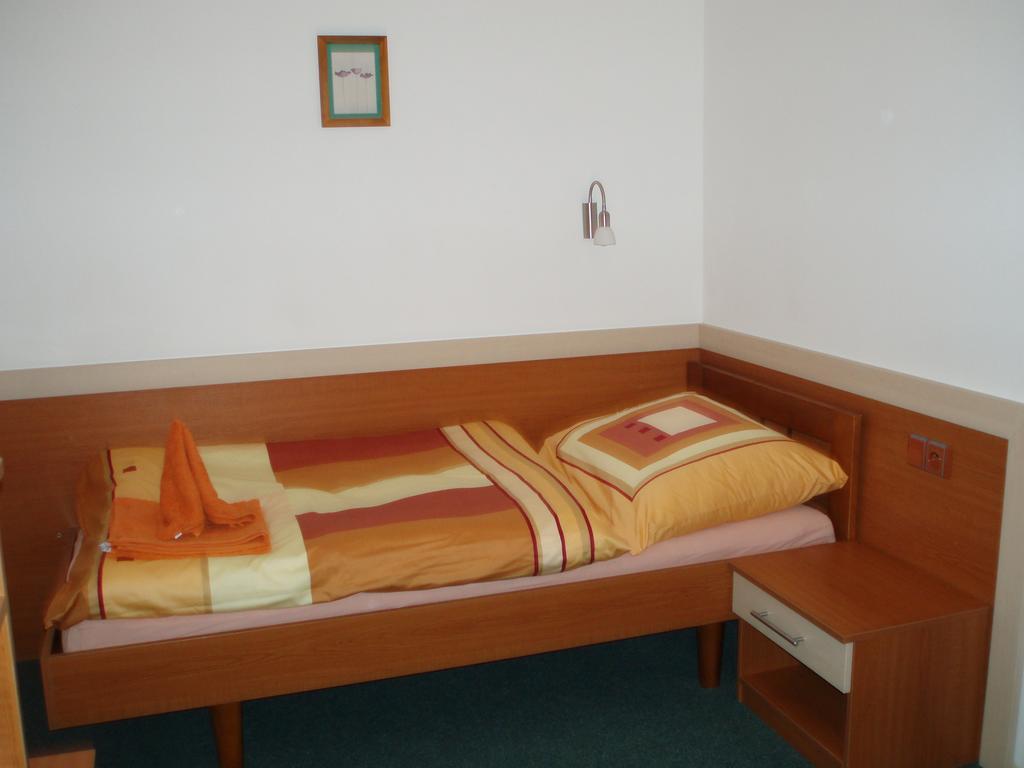 Hotel U Kapra Lázně Bělohrad Bagian luar foto