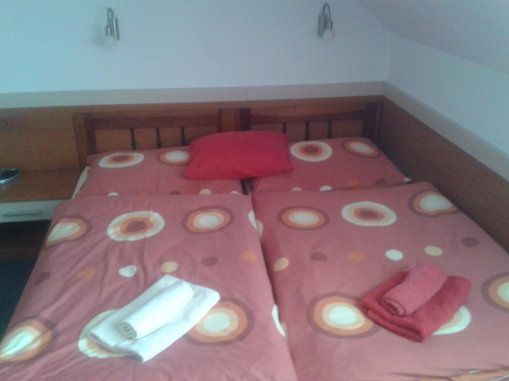 Hotel U Kapra Lázně Bělohrad Ruang foto