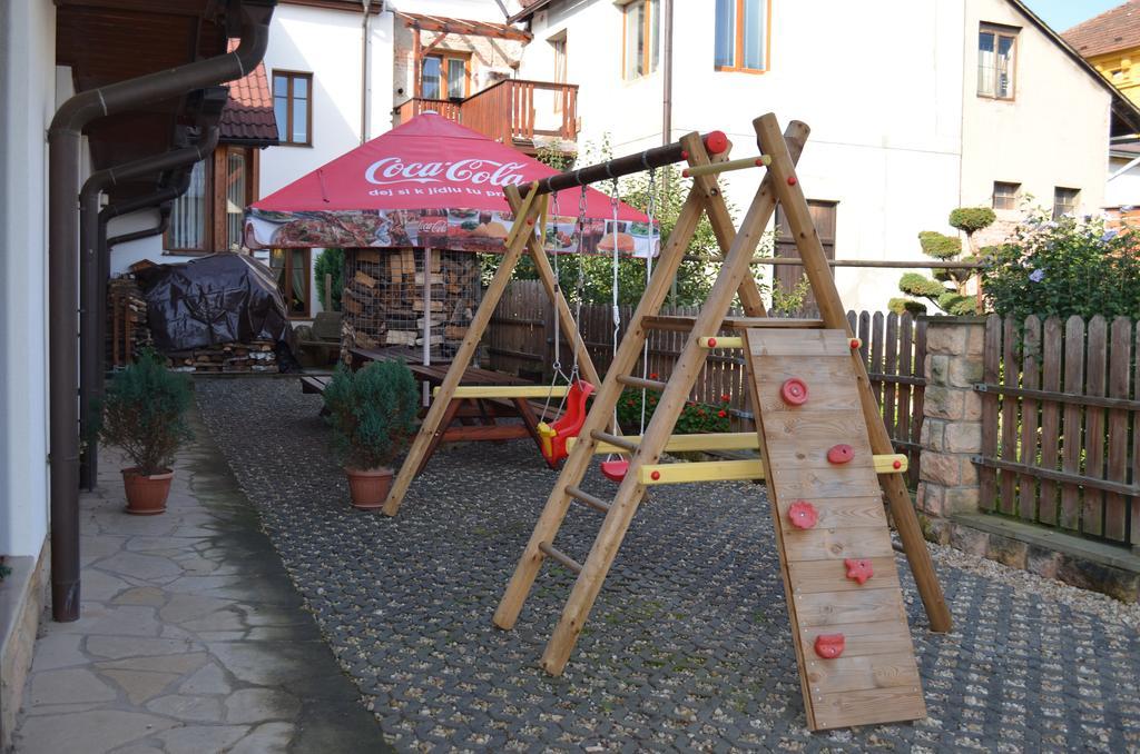 Hotel U Kapra Lázně Bělohrad Bagian luar foto