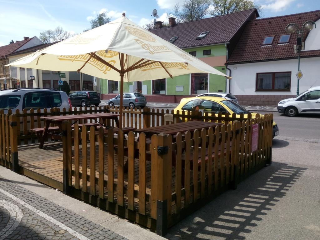 Hotel U Kapra Lázně Bělohrad Bagian luar foto